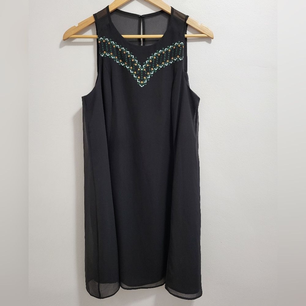 BCBGeneration Embroidered Floral Chiffon Mini Shift Dress Size Small